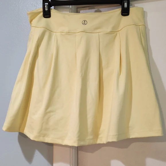 Women's Lands' End Yellow Athletic Skort, Size M - Picture 9 of 10
